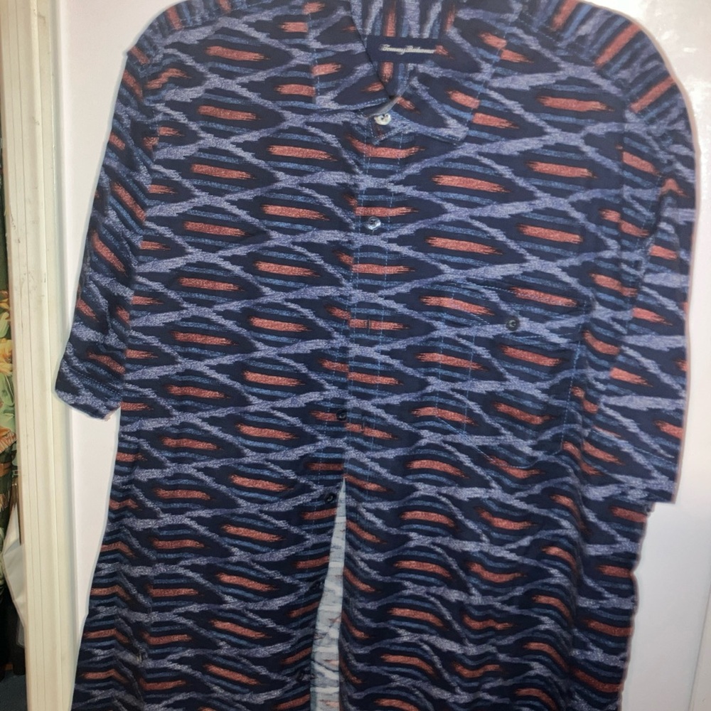 Tommy Bahama , XL Hawaiian button up polo , 60% Lyocell, , blue ,maroon diamond
